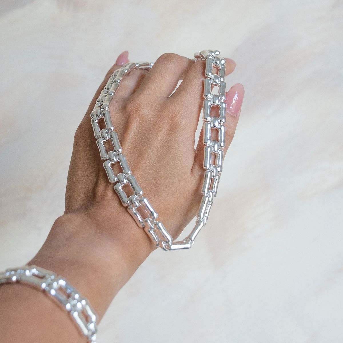 Collar Unode50 Cali
